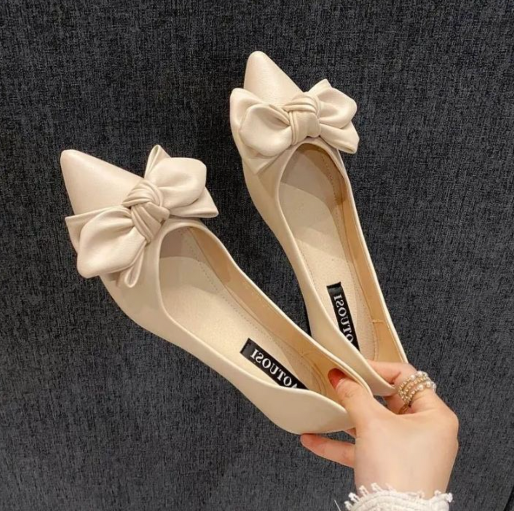 Women’s Elegant Pointed-Toe Flat Shoes – Korean-Inspired Chic Slip-On Flats for Everyday Wear