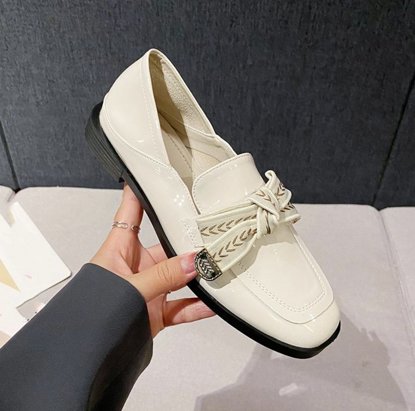 Women’s Elegant British-Style Flat Shoes – Classic Chic Round-Toe Flats for Sophisticated Everyday Wear