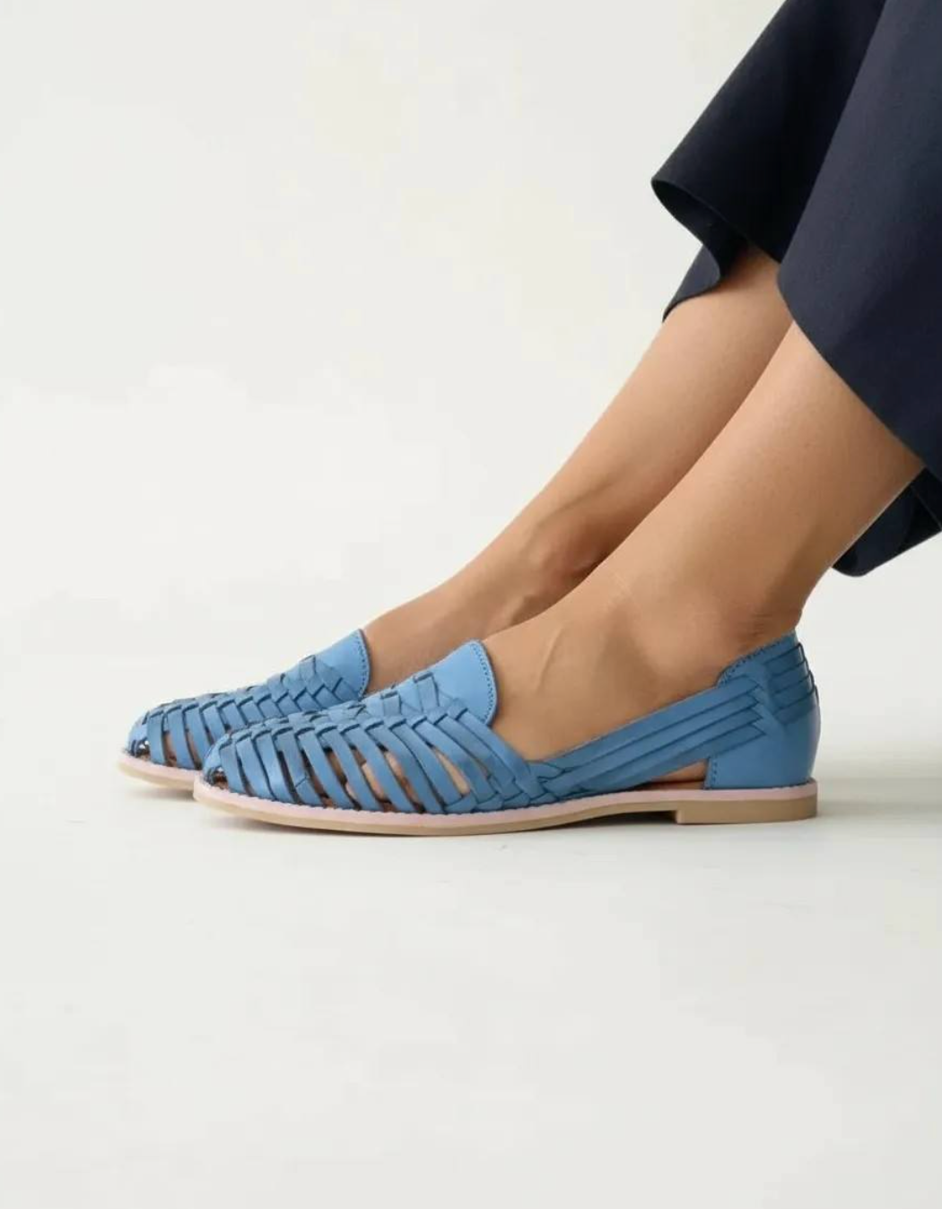 Women’s Genuine Leather Flat Shoes – Elegant Solid-Color Casual Flats for Everyday Comfort